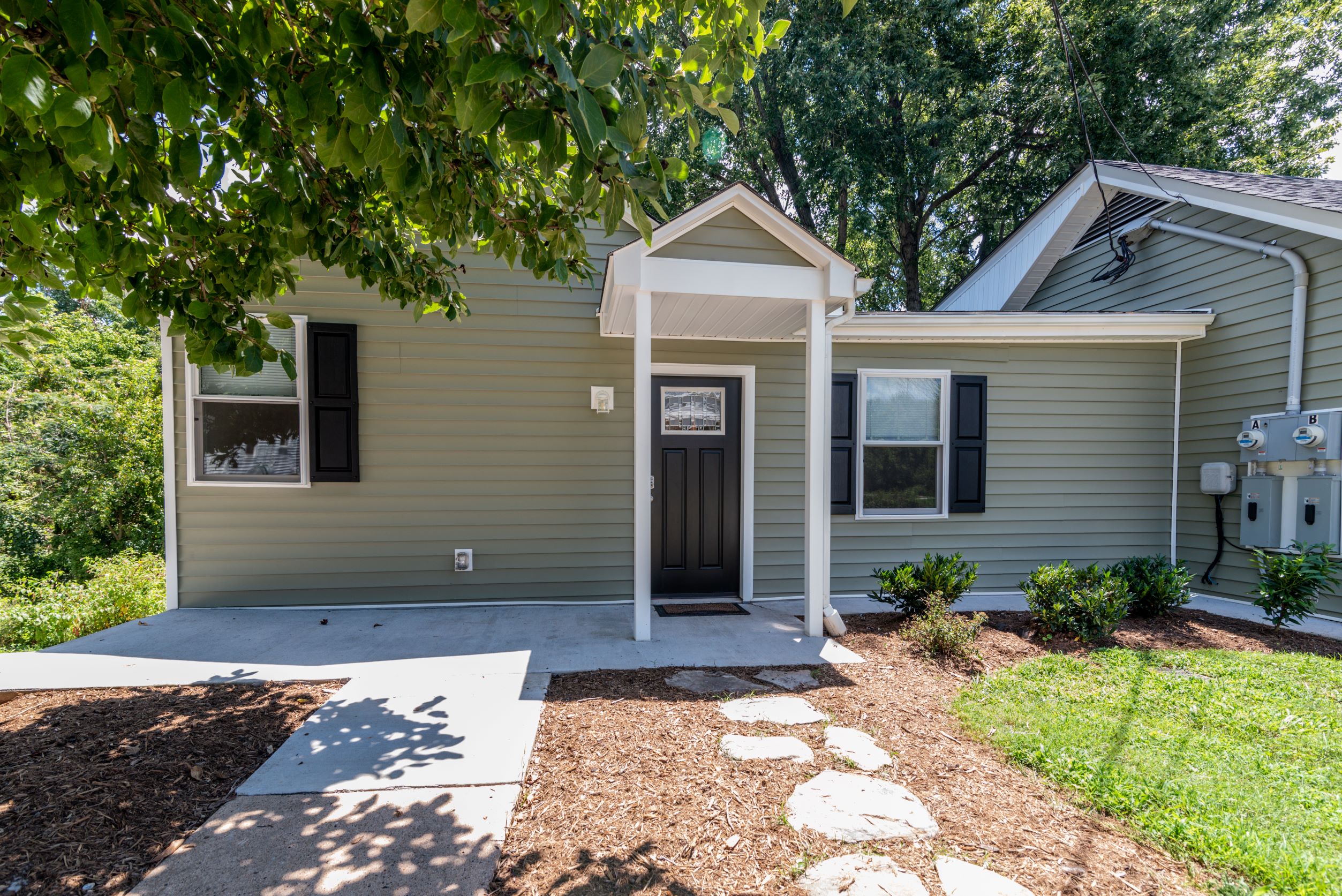 373B Main Street - Room 3