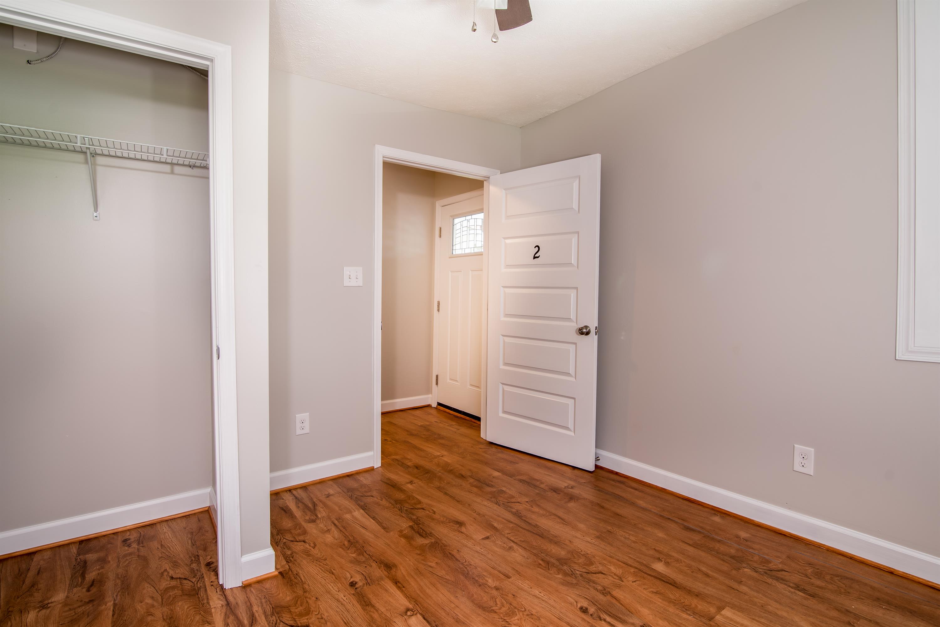 373B Main Street - Room 2